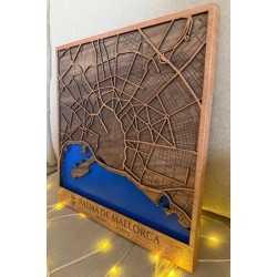 Mapa artesanal de Mallorca tallado en madera