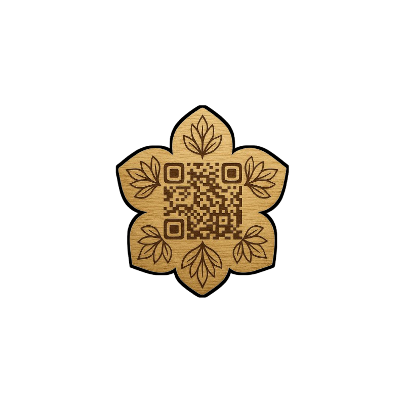 QR grabado en madera con diseño floral | Decoración y utilidad en un solo producto
